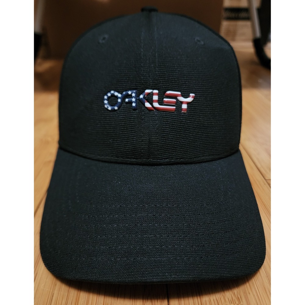 Oakley Mens 6 Panel Stretch Metallic Hat L/XL Cap Classic Flex Golf USA Flag